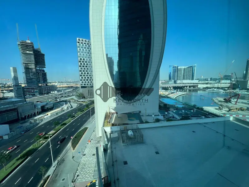 Prime Location | Compact Office | Canal view