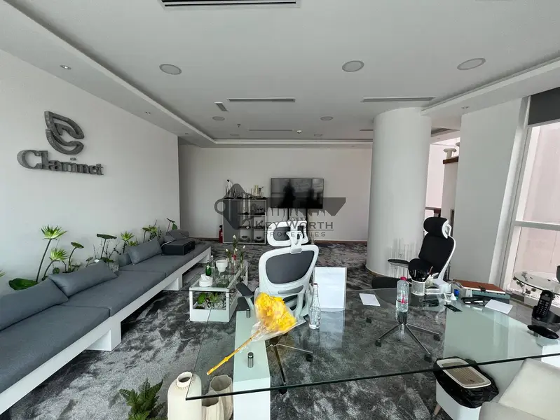 Prime Location | Compact Office | Canal view