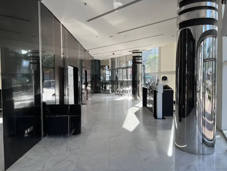Prime Location | Compact Office | Canal view