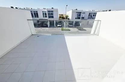4 balcony. jpg