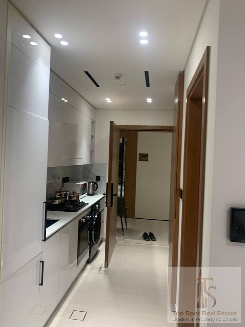 6 9. jpeg