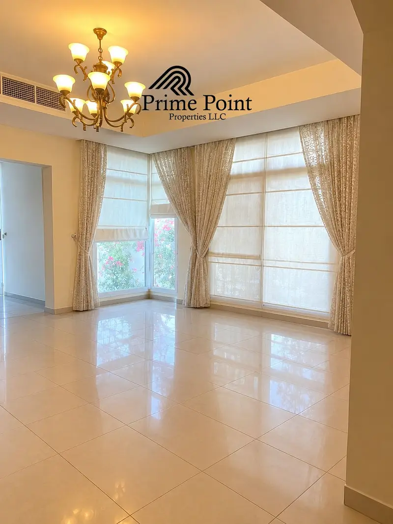 4 BEDROOM VILLA // CORNER UNIT // MOTIVATED SELLER