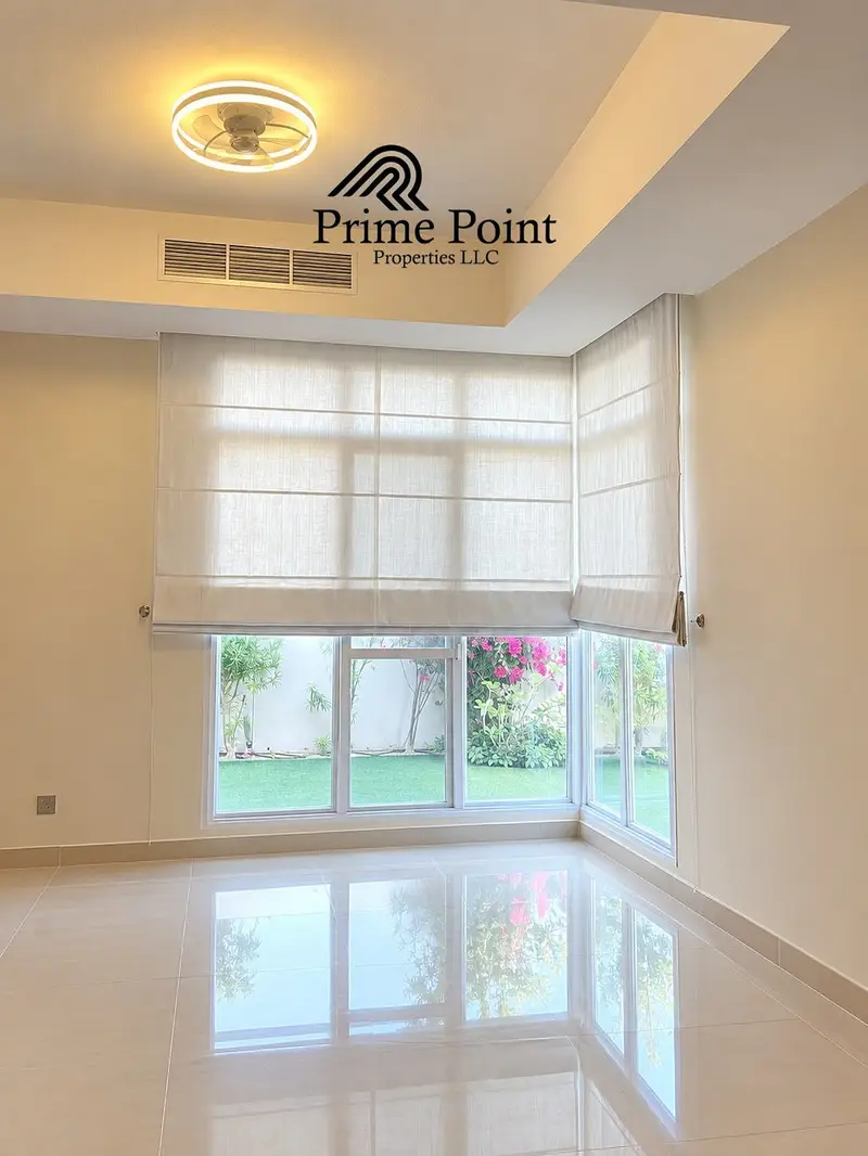 4 BEDROOM VILLA // CORNER UNIT // MOTIVATED SELLER