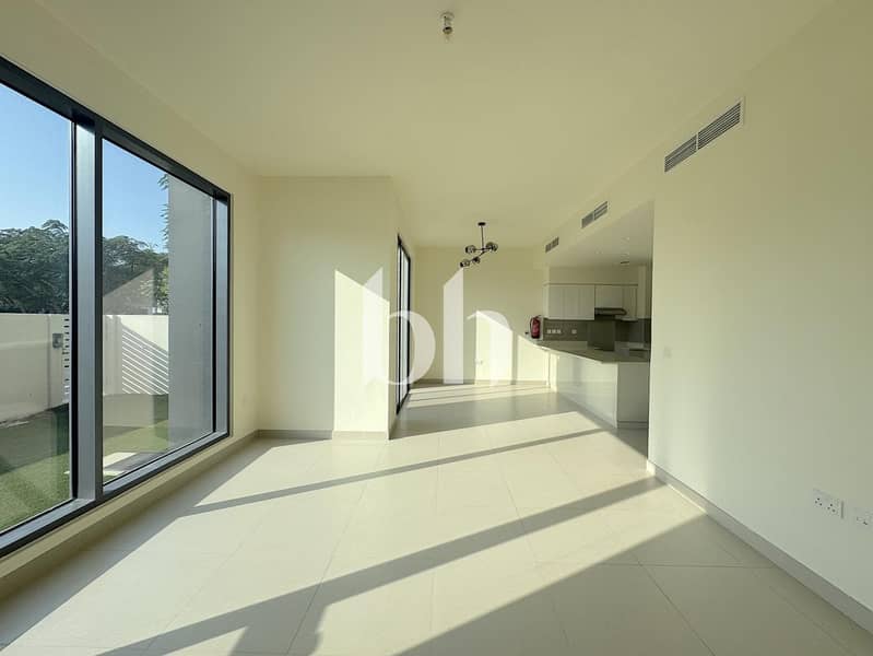 3 images image img