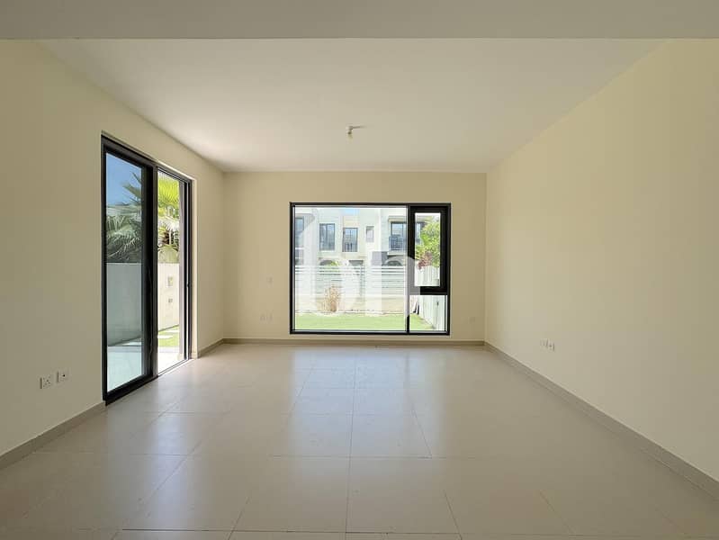 3 images image img