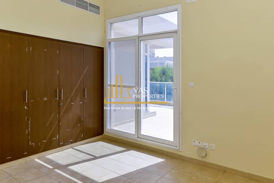 12 3 BR MODERN TOWNHOUSE END-16. jpg