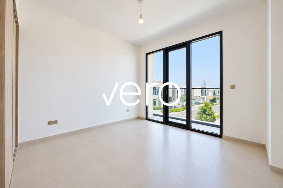 23 Photo 23