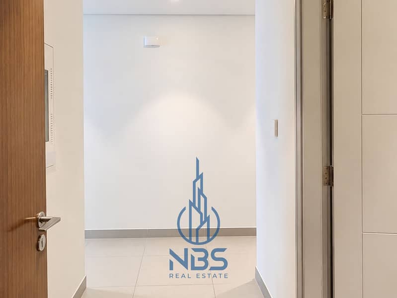 8 12_Hallway_1280x960. jpg