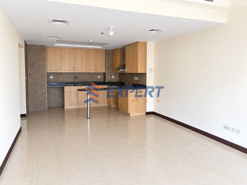 2 Bright Minimalist Open-Plan Kitchen Interior. png
