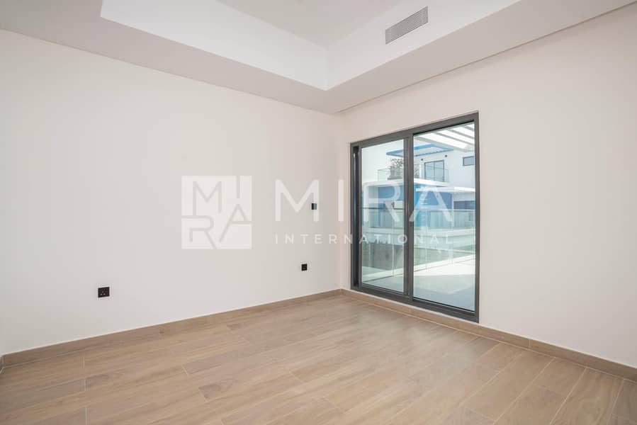 13 5 bed mid Big plot Unit-22