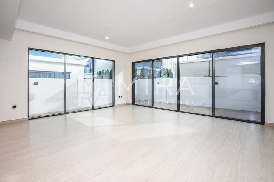 8 5 bed mid Big plot Unit-03