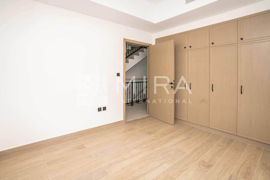16 5 bed mid Big plot Unit-18