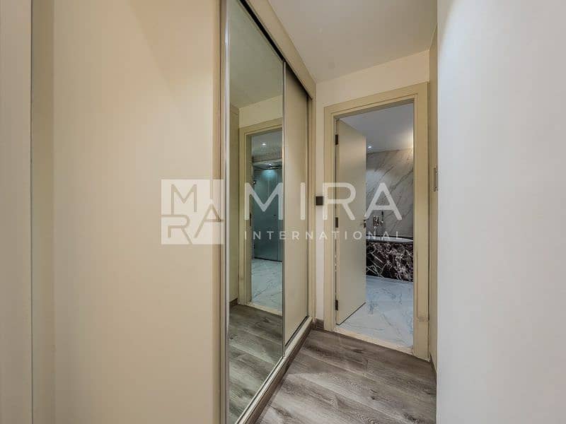 23 MJG00246-HDR