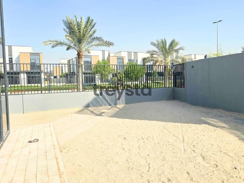 4-Bed Villa + Maid | Pool Facing | Mudon Al Ranim 6 4-Bed Villa + Maid | Pool Facing | Mudon Al Ranim 6
