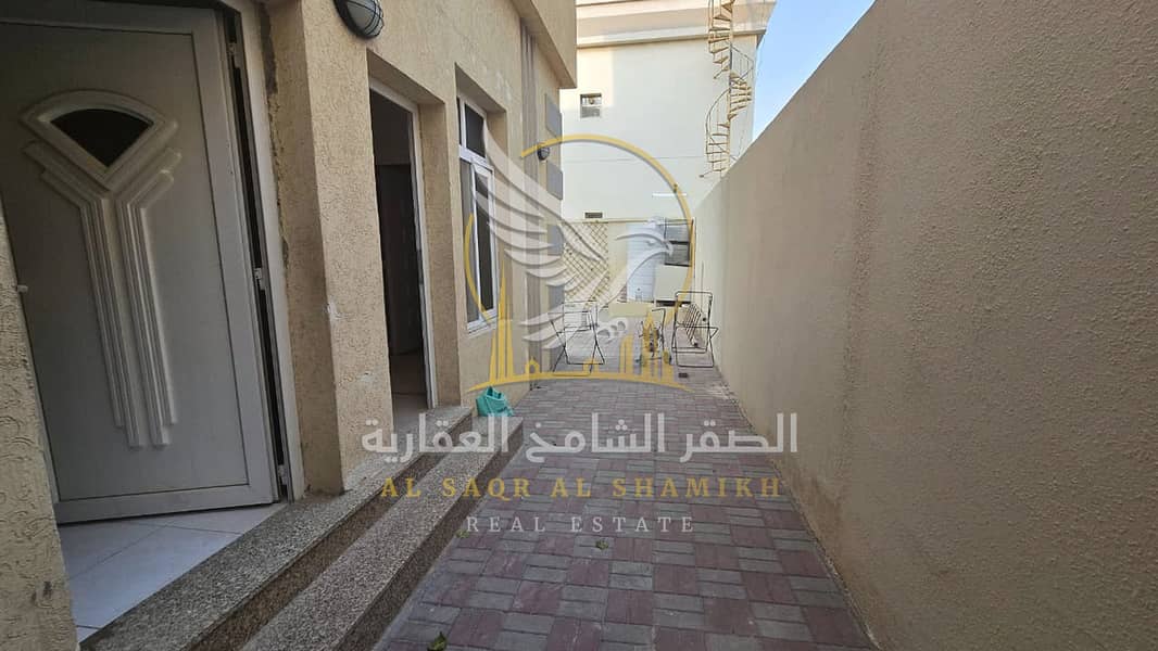 11 فيلا-للا-يجار-4-غرف-الجزات-الشارقة-صورة-العقار-cd-001-13. jpg