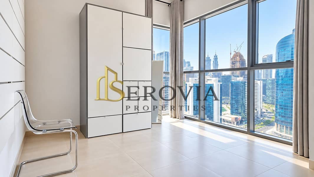7 Minimalist Apartment With City Skyline Views. png