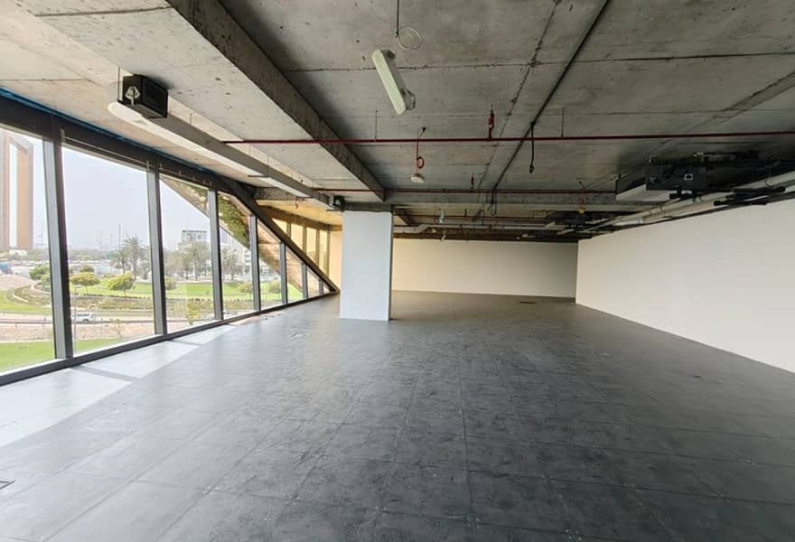 3 Office Space I Dubai Frame View I Prime Location — photo 3