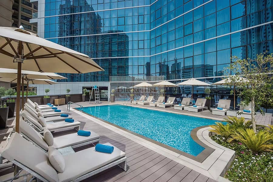 8 47488_pool_view_2. jpg