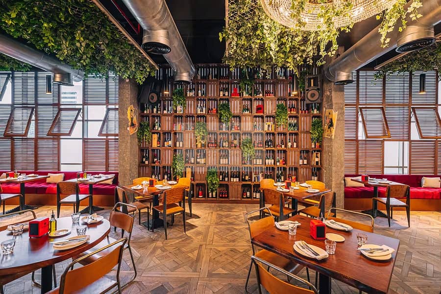 13 47488_restaurant_lola_taberna_2. jpg