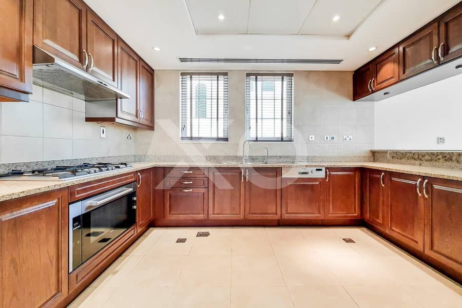 12 10_Kitchen_1_copy. jpg