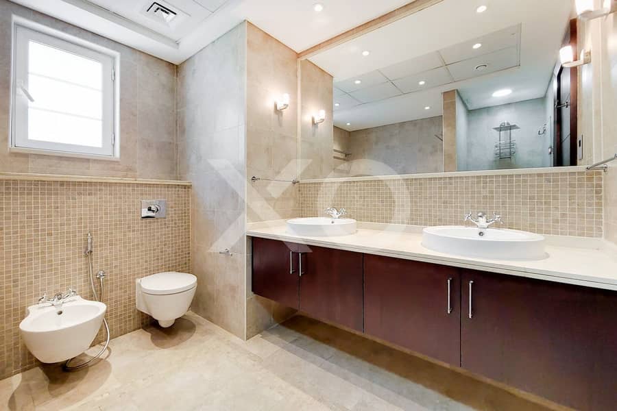 35 28_Main_Ensuite_0_copy. jpg