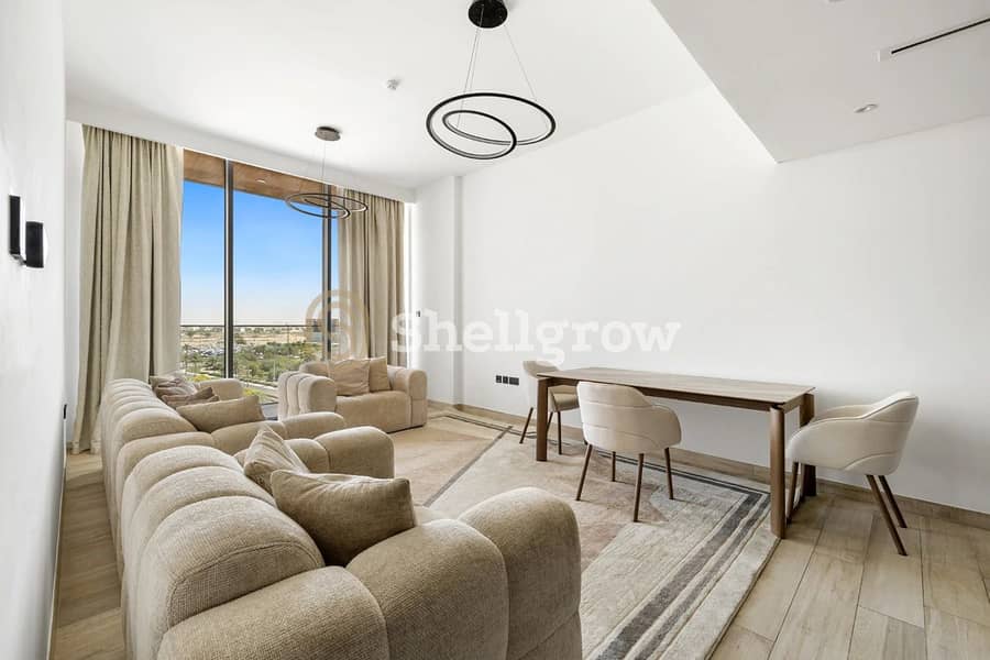 LUXURY 2BR APARTMENT IN THE GROVE LUXURY 2BR APARTMENT IN THE GROVE