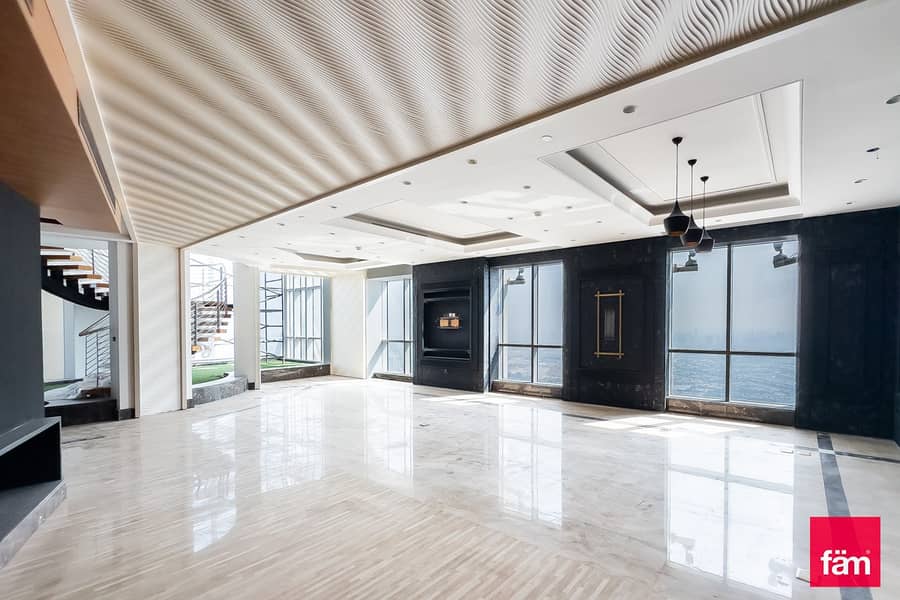 Penthouse Duplex | High Floor | Private Jacuzzi Penthouse Duplex | High Floor | Private Jacuzzi