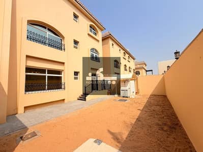 6 habitaciones Villa para en Alquiler en Rabdan, Abu Dhabi - 60deca54-4b15-4fb4-b481-094aa743cfbf. jpeg