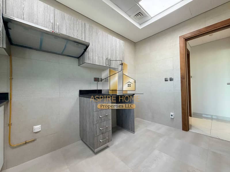 13 WhatsApp Image 2026-10-01 at 15.56. 34 (2). jpeg