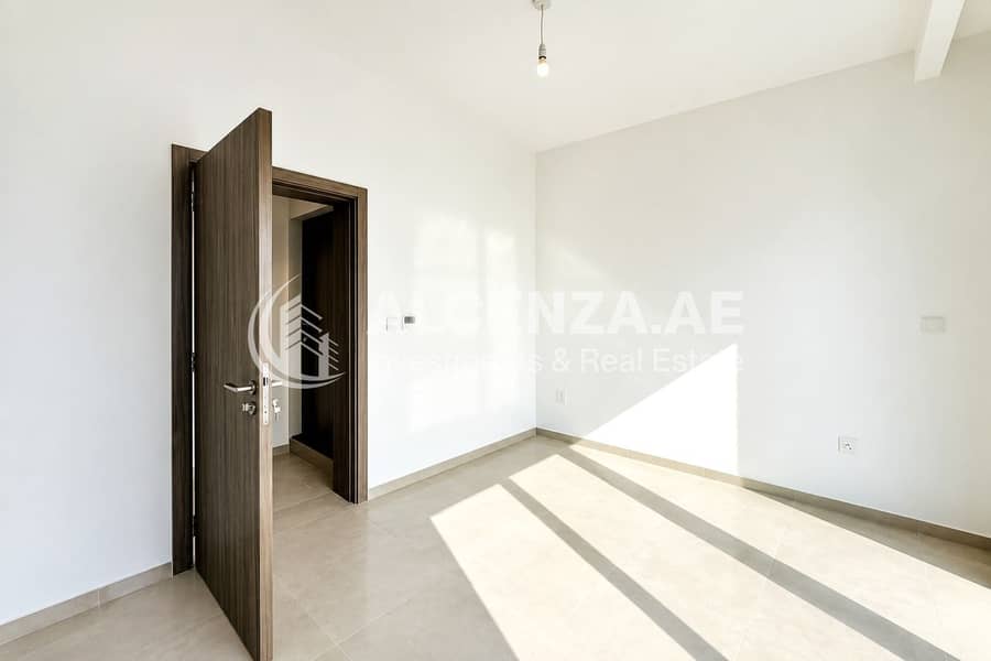 5 WhatsApp Image 2026-10-01 at 15.30. 15 (6). jpeg