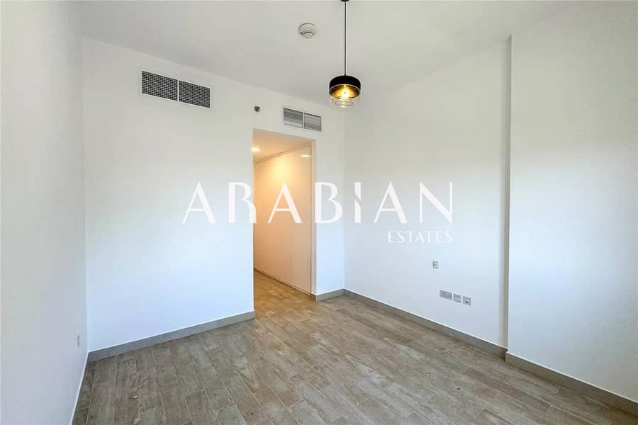 High Floor | Vacant | Corner Unit High Floor | Vacant | Corner Unit