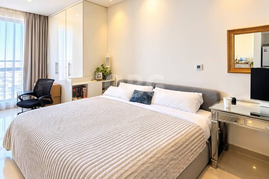 Fully Furnished | High Floor | Full Lake View| VOT Fully Furnished | High Floor | Full Lake View| VOT