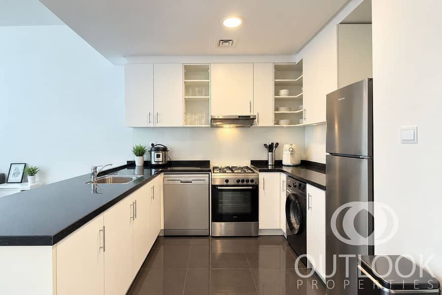 7 Modern Minimalist U-Shaped Kitchen. png