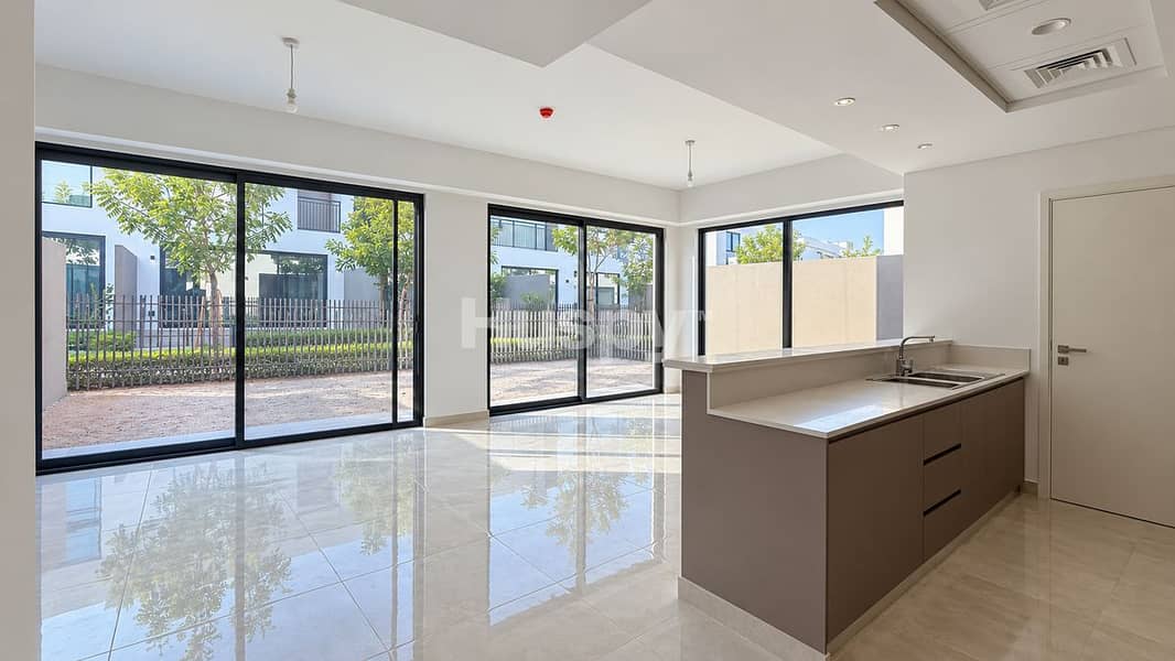 Townhouse | Vacant | Investment Potential Townhouse | Vacant | Investment Potential