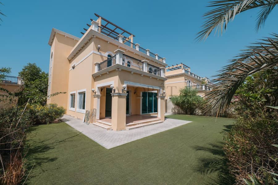 Вилла в Джумейра Парк,Дистрикт 9, 4 cпальни, 300000 AED - 16706336 Вилла в Джумейра Парк,Дистрикт 9, 4 cпальни, 300000 AED - 16706336