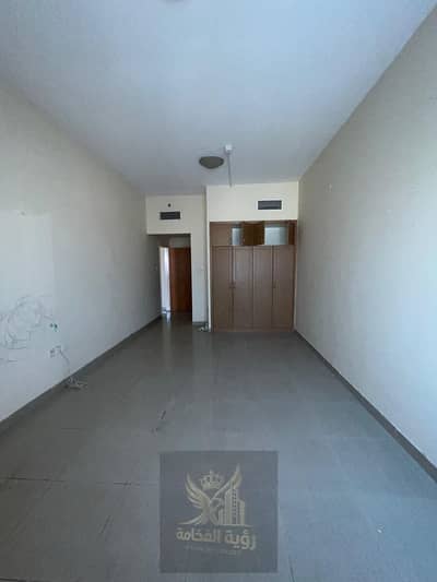 1 habitación Apartamento para en Alquiler en Al Qasimia, Sharjah - WhatsApp Image 2026-10-01 at 5.51. 58 PM. jpeg 1 habitación Apartamento para en Alquiler en Al Qasimia, Sharjah - WhatsApp Image 2026-10-01 at 5.51. 58 PM. jpeg