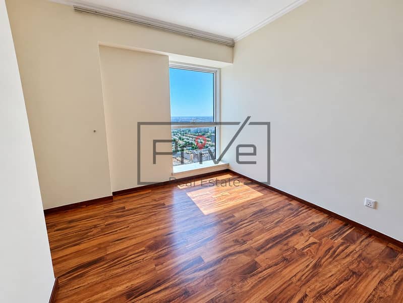 10 Sunlit interior with skyline views-7. png