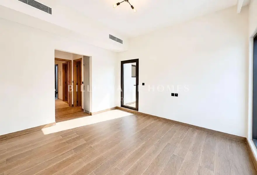 Below OP | Corner Unit | Huge Plot