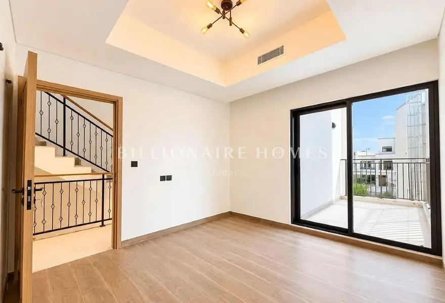 Below OP | Corner Unit | Huge Plot