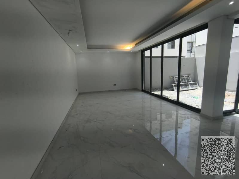 17 c3cf878c-9559-4750-805a-680e7503e05c. jpg
