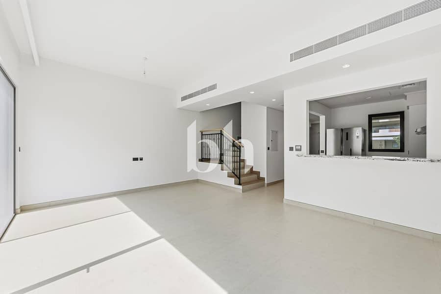 3 images image img