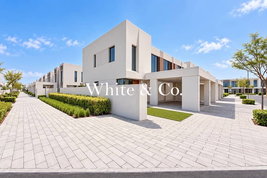 Park Backing | Corner Plot | Single Row Park Backing | Corner Plot | Single Row