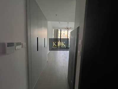 Studio te Huur in Jumeirah Village Circle (JVC), Dubai - WhatsApp Image 2026-10-01 at 12.05. 44 PM (1). jpeg