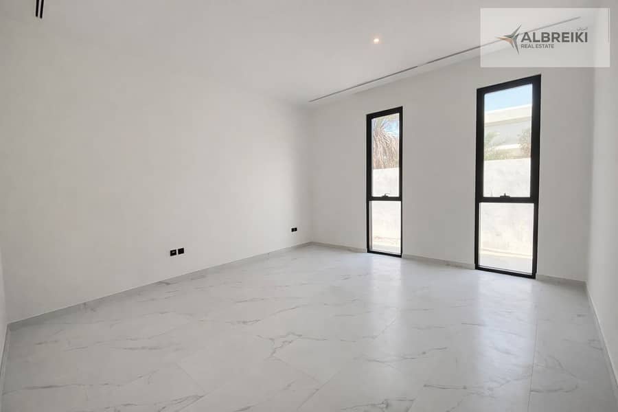 23 Bright and airy empty room. png