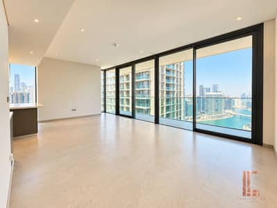 شقة 3 غرف نوم للايجار في الخليج التجاري، دبي - Sunlit Empty Apartment with Waterfront Views. png