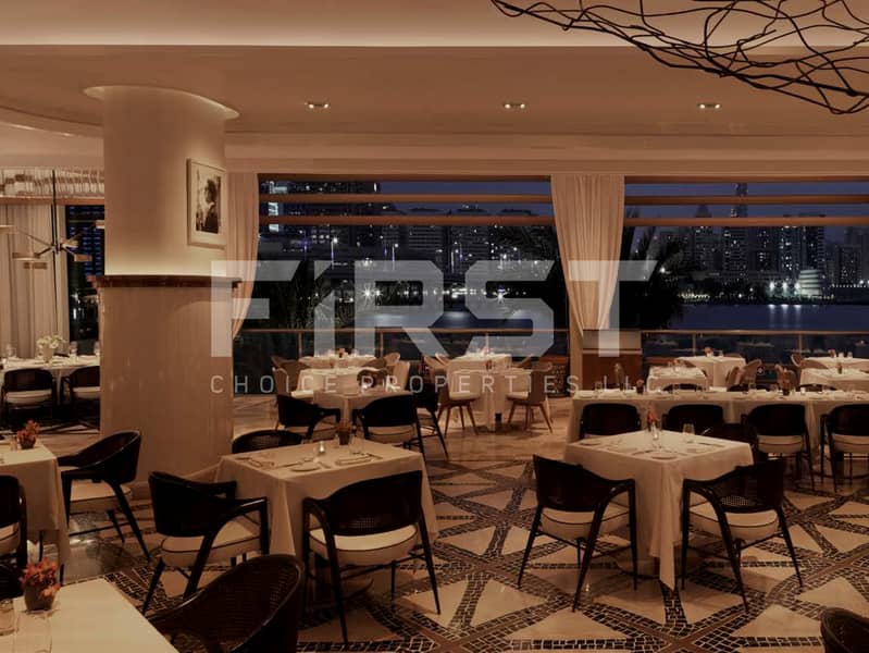 10 Spacious suite at Four Seasons Hotel Abu Dhabi with panoramic Abu Dhabi skyline and Arabian Gulf views_FCP_1600x1200. jpg