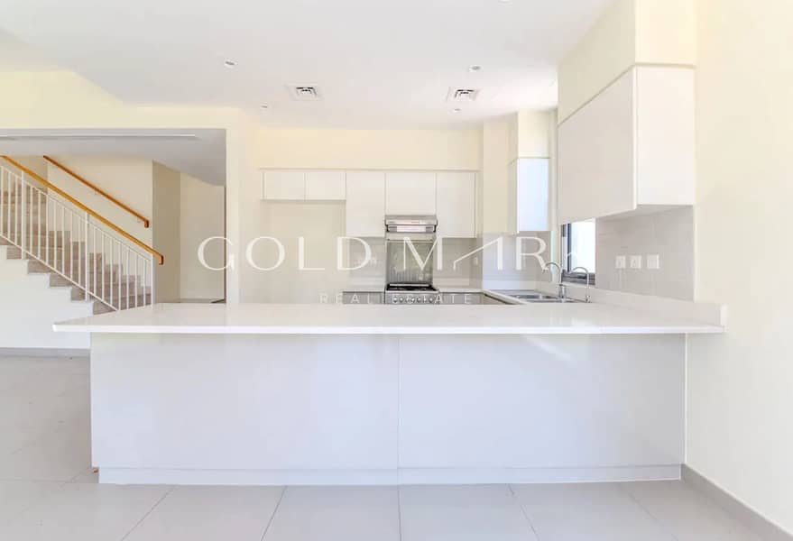 位于迪拜山庄,枫叶社区,枫叶3区 4 卧室的联排别墅 290000 AED - 16711245 位于迪拜山庄,枫叶社区,枫叶3区 4 卧室的联排别墅 290000 AED - 16711245