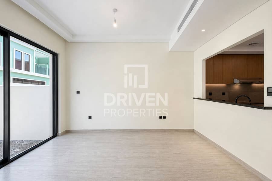 Brand New | Vacant | 3 Cheques | Ideal Townhouse Brand New | Vacant | 3 Cheques | Ideal Townhouse