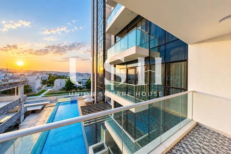 阿尔弗雷德街区， 迪拜 1 卧室公寓待租 - Luxury Poolside Balcony at Sunset. png