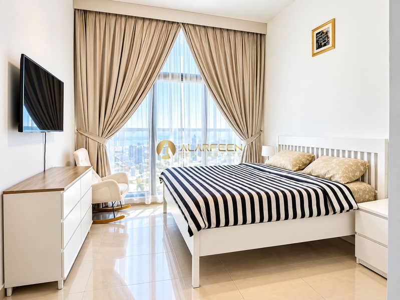 3 Bright Modern Bedroom with City Views. png